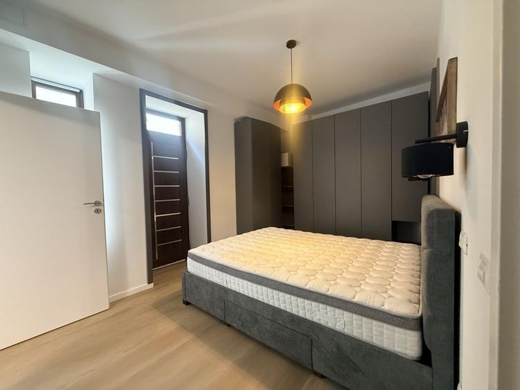 Apartament cu 2 camere semidecomandat în Victoriei