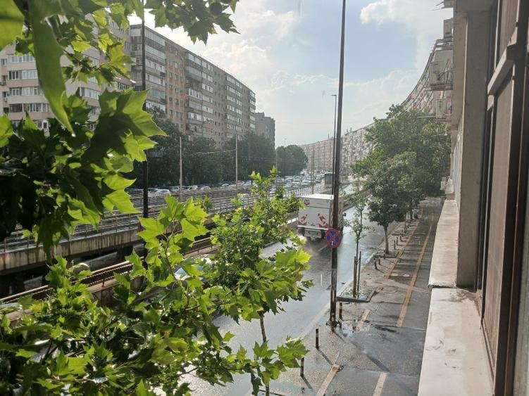 Apartament cu 3 camere semidecomandat în Ștefan cel Mare