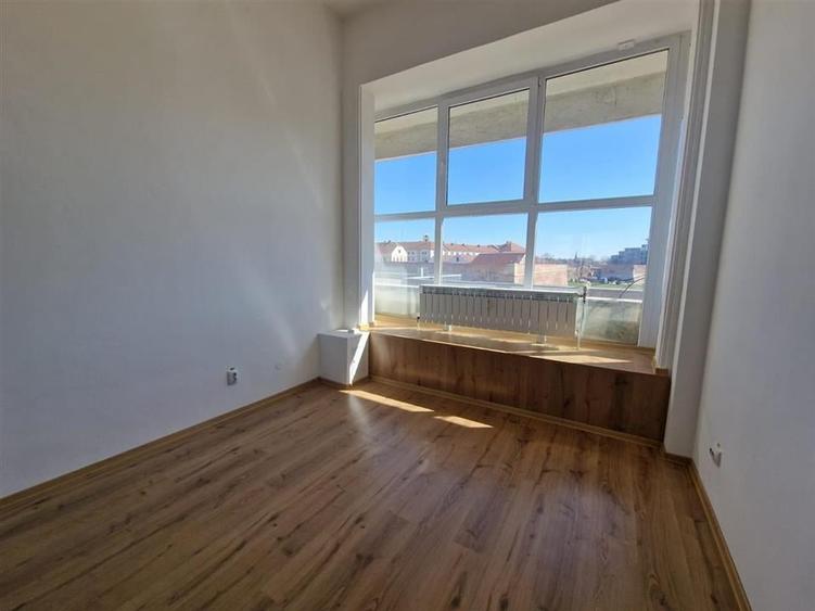 Birou, de 200 mp, în Ultracentral