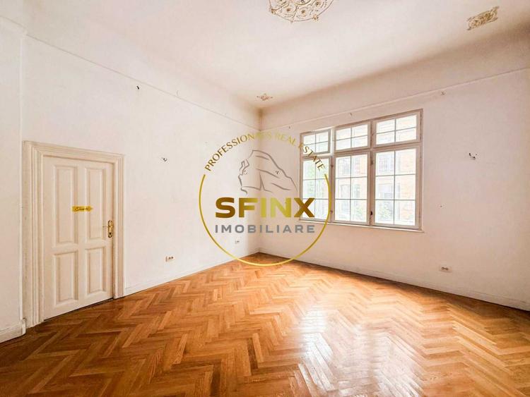 Casă individuală cu 9 camere cu Teren 707 Mp în P-ța Romană