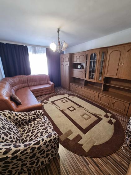 Apartament cu 2 camere decomandat în Rociu