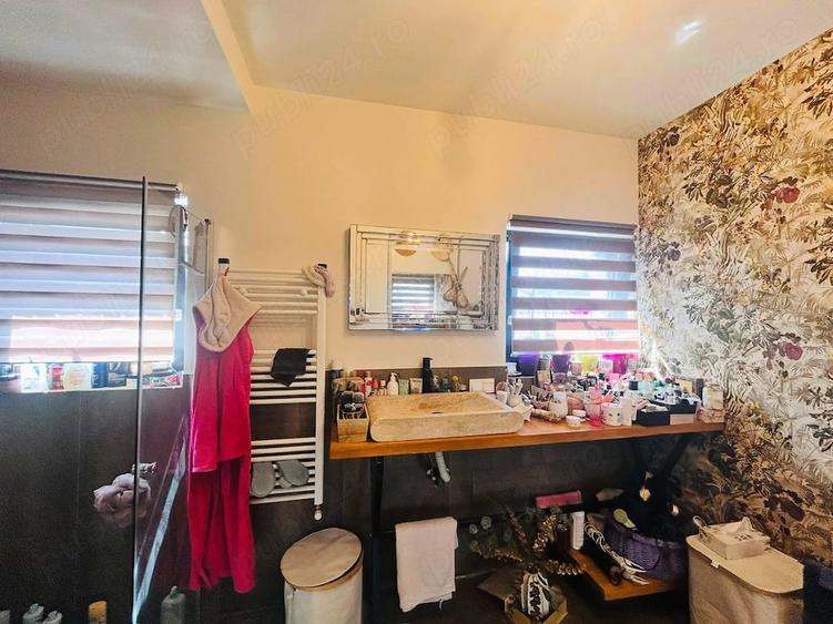 Casă cu 4 camere cu Teren 239 Mp în Central