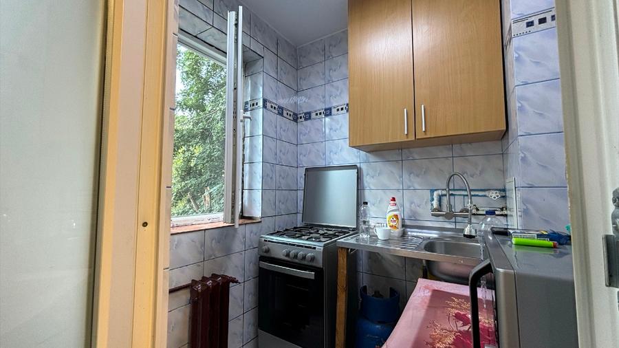 Vand garsoniera 2/10,mobilată și utilată sect.2 - 6
