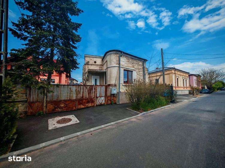 Casă cu 4 camere cu Teren 372 Mp în Sud