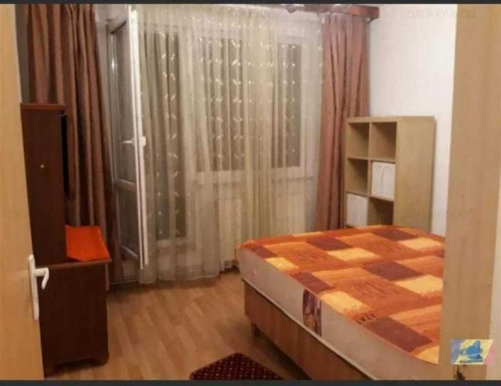 Apartament cu 3 camere decomandat în Vitan