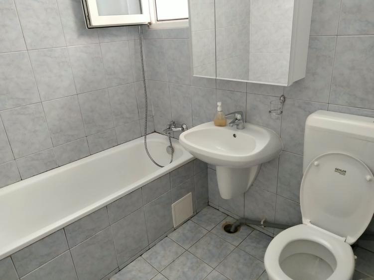 Apartament cu 3 camere decomandat, mobilat în Iancului