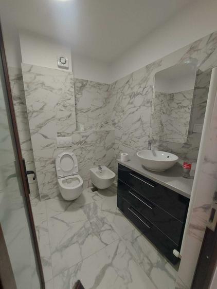 Apartament cu 2 camere semidecomandat în Dâmbul Rotund