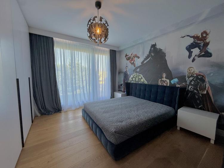 Casă individuală cu 7 camere cu Piscina în Iancu Nicolae