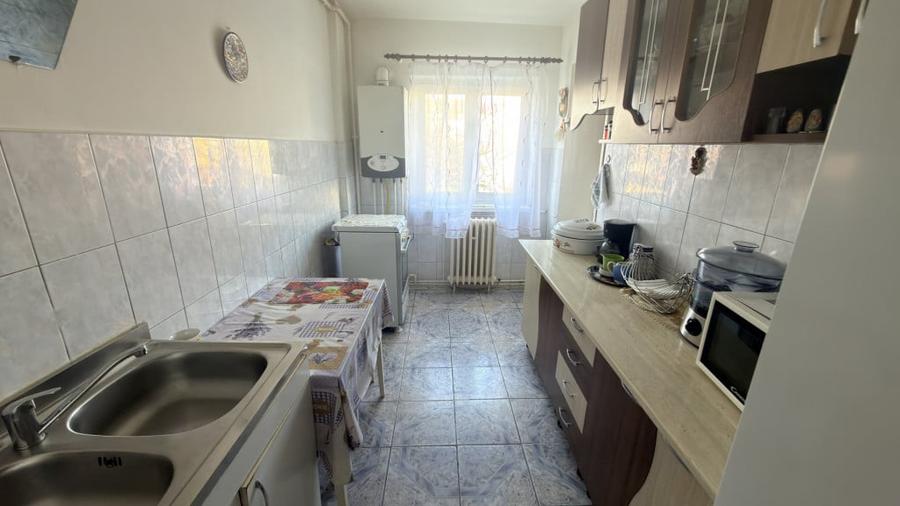 Apartament cu 2 camere decomandat în Vasile Aaron