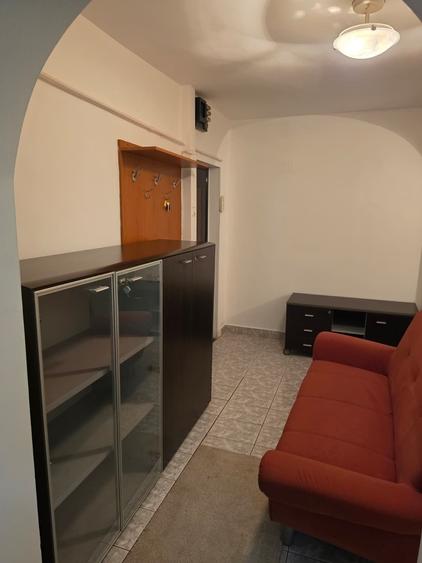 Garsonieră decomandată în Basarab