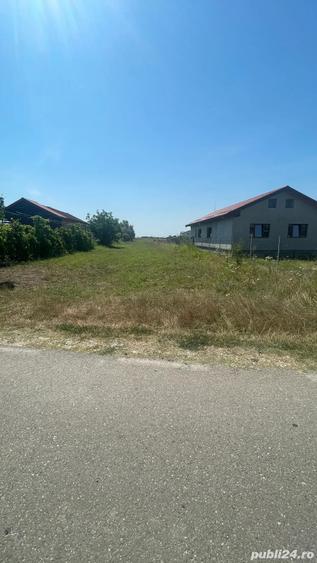 Teren de 2585 mp, în Icoana