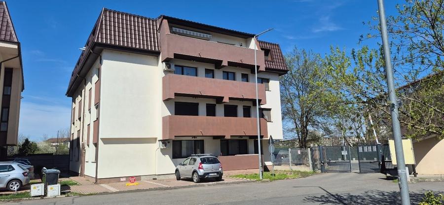 Apartament cu 2 camere semidecomandat, mobilat în Berceni