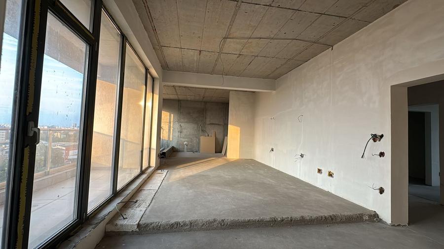 Apartament cu 4 camere decomandat în Grozăvești