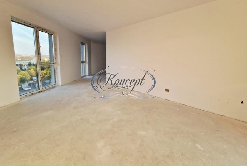Apartament cu 3 camere semidecomandat în Între Lacuri