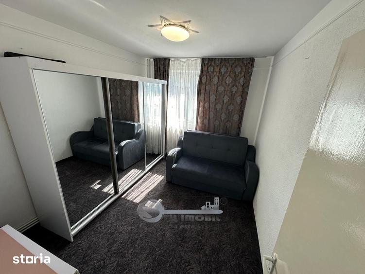 Apartament cu 2 camere decomandat în Hala Centrală