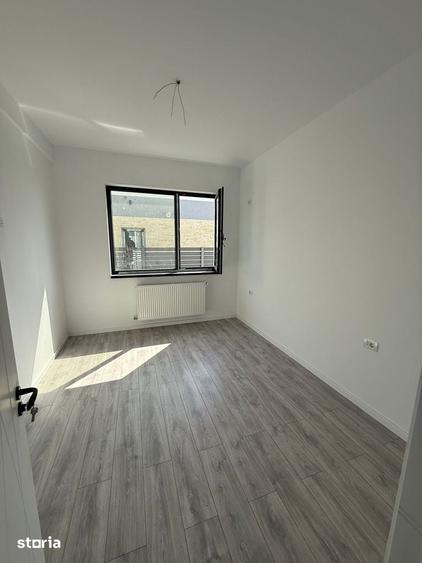 Casă cu 4 camere cu Teren 300 Mp în Clinceni