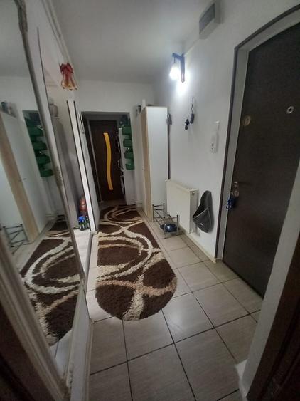 proprietar,vand apartament 2 camere,etaj 1 - 2