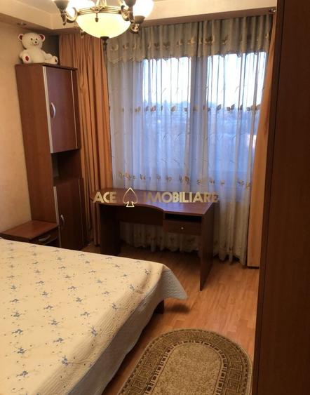 Apartament cu 3 camere decomandat, mobilat în Sălăjan