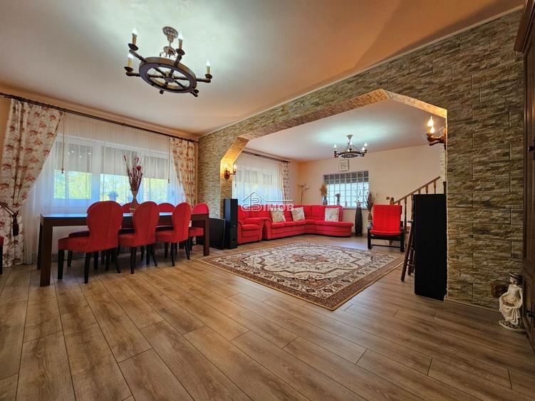 Casă cu 4 camere cu Teren 820 Mp în Dealu Mare