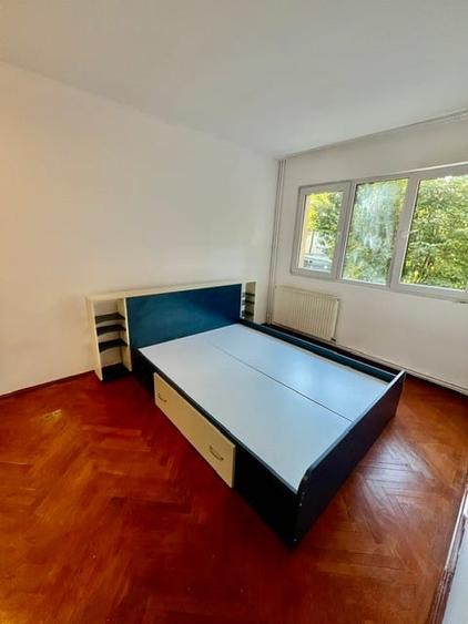 Apartament cu 3 camere semidecomandat, mobilat în Astra