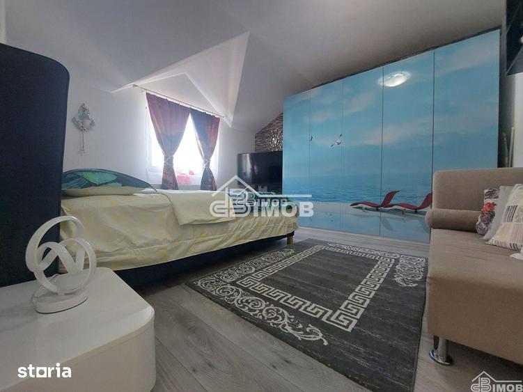 Casă cu 4 camere cu Teren 185 Mp în Ulmi