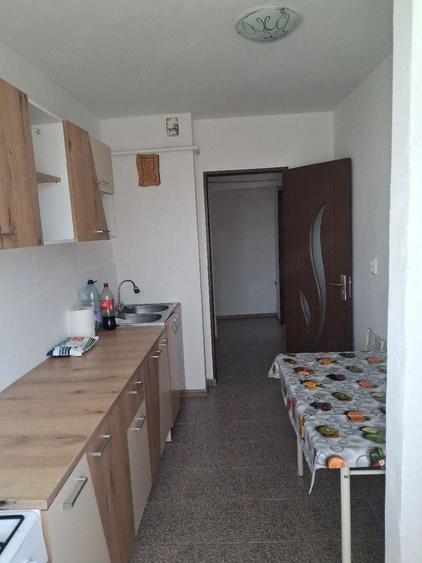 Apartament cu 2 camere decomandat, mobilat în Micro 13