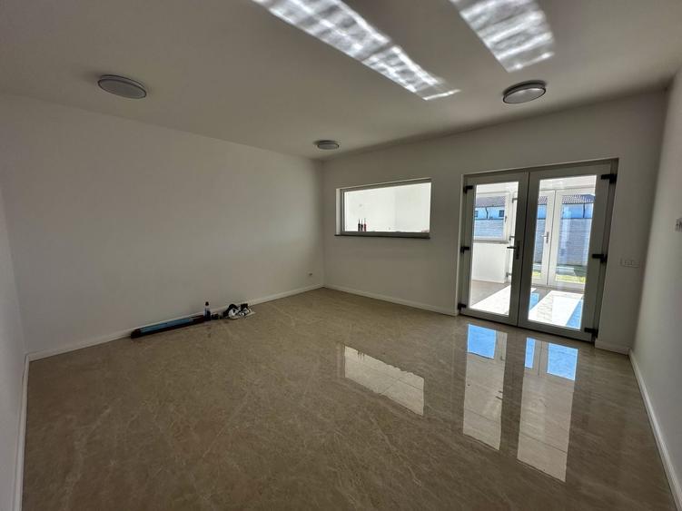Casă individuală cu 4 camere cu Canalizare în Sântandrei