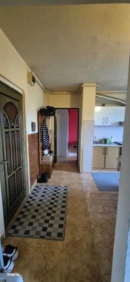 Apartament cu 2 camere decomandat în Remetea