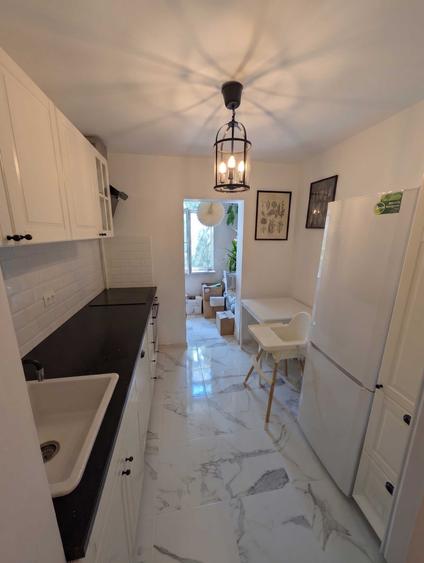Apartament cu 3 camere decomandat în Canta