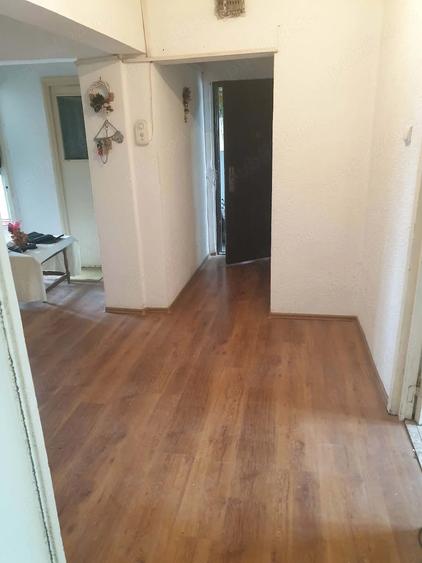 De vanzare apartament decomandat 4 camere, 2 bai, balcon, Astronau?ilor nr 1 , pe Careiului - 5