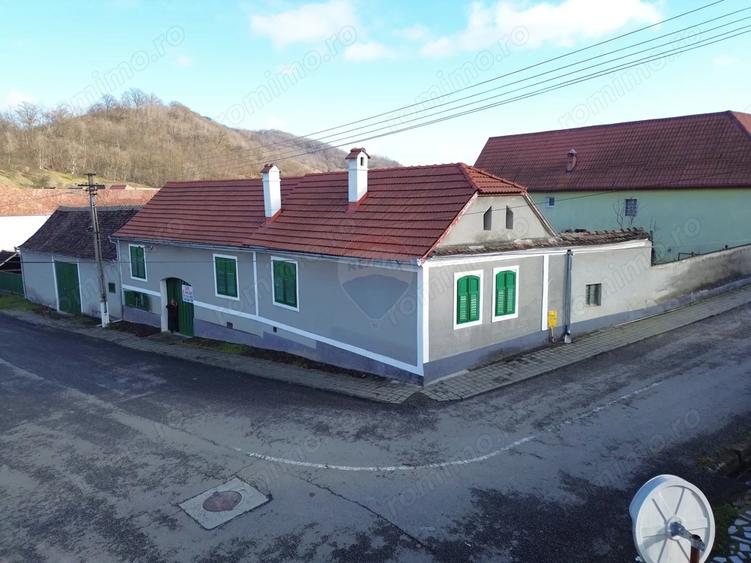 Casă cu 4 camere cu Teren 1084 Mp în Vale