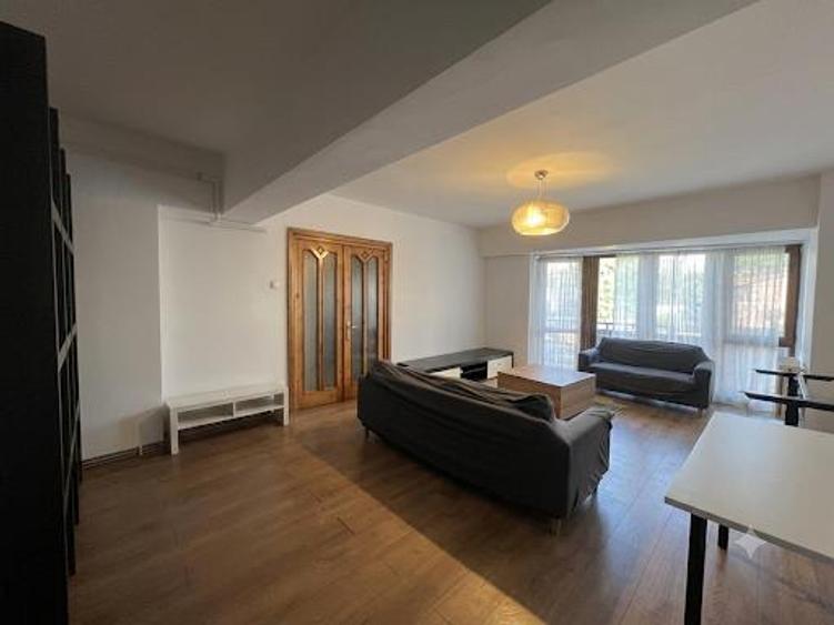 Apartament cu 2 camere nedecomandat, mobilat în Bucium