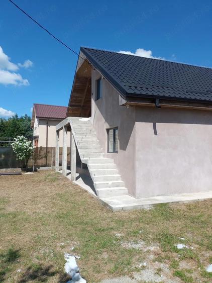 Casă cu Teren 1000 Mp în Central