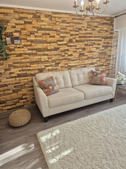 Apartament cu 3 camere decomandat, mobilat în Est