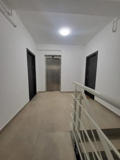 Apartament cu 4 camere decomandat în Dumbrăvița