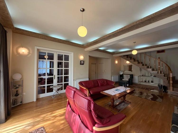 Duplex cu 5 camere cu Canalizare în Cetate