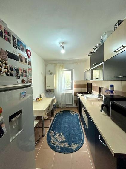 Apartament cu 4 camere decomandat, mobilat în Lipovei