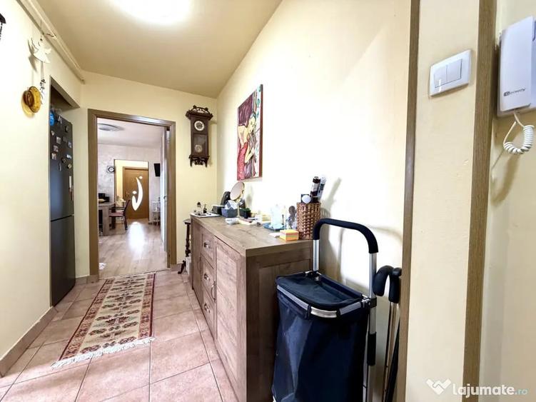 Apartament cu 2 camere semidecomandat, mobilat în Cetății