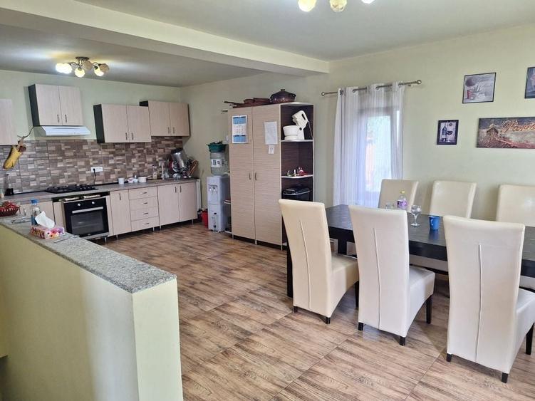 Casă cu 4 camere cu Teren 1325 Mp în Belciugatele