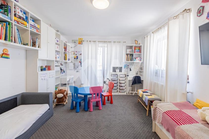 Apartament cu 5 camere decomandat, mobilat în Noua