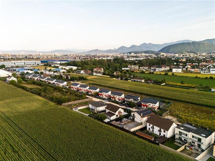 Casă individuală cu 4 camere cu Teren 228 Mp în Bartolomeu