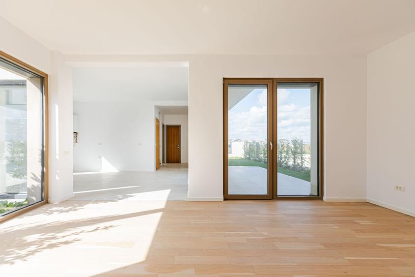 Duplex cu 4 camere cu Canalizare în Exterior Nord