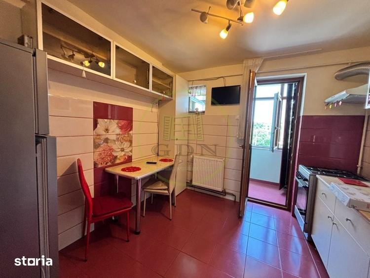 Apartament cu 4 camere semidecomandat în Central