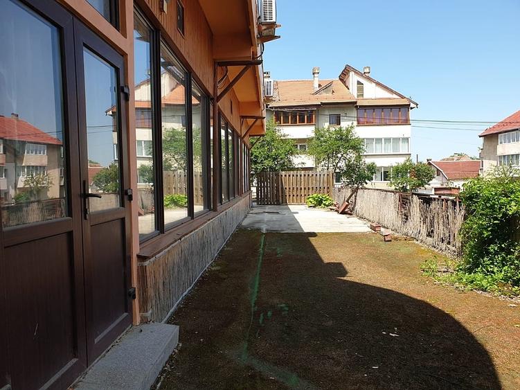Spațiu comercial, de 696 mp, în Râșnov