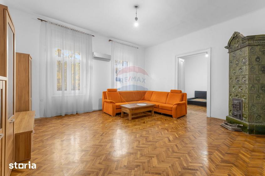 Casă cu 4 camere cu Teren 500 Mp în Podgoria