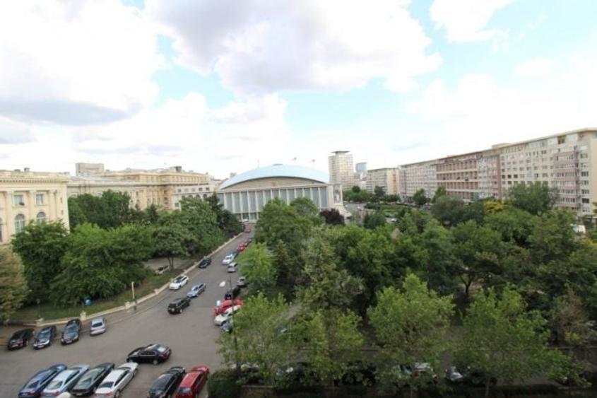 Apartament cu 2 camere semidecomandat, mobilat în Sala Palatului