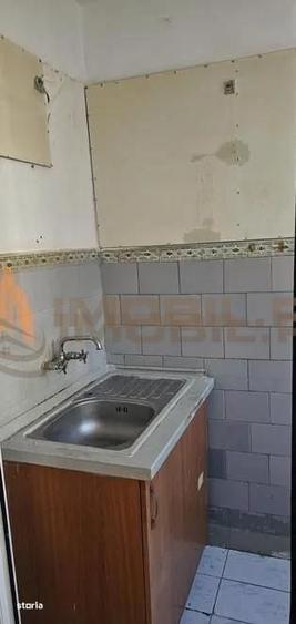 Apartament cu 2 camere nedecomandat în Tudor Vladimirescu