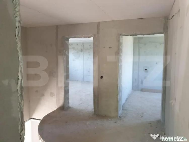 Casă cu 7 camere cu Teren 1000 Mp în Central
