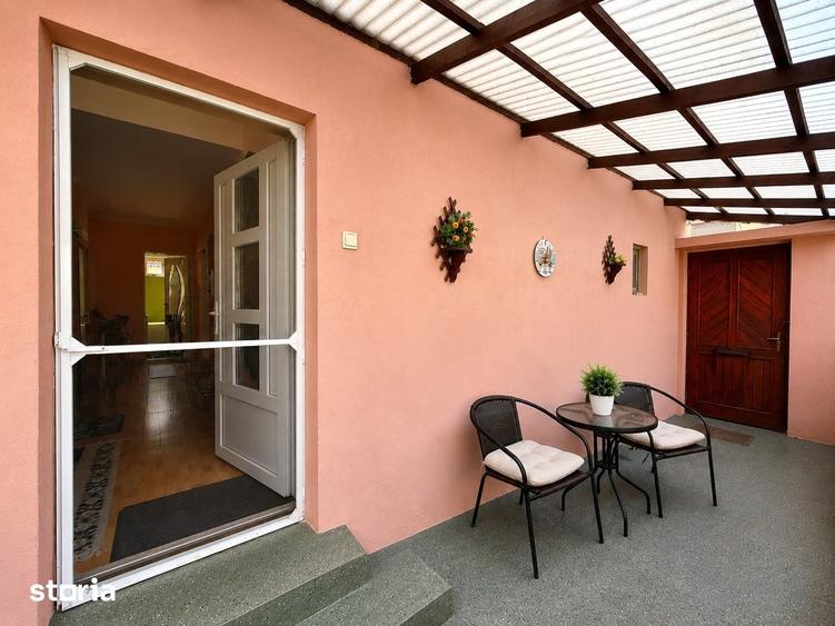 Casă cu 2 camere decomandat cu Teren 220 Mp în Central
