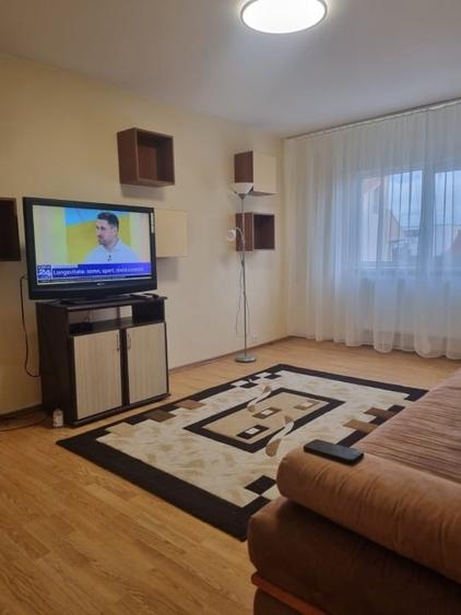 Apartament cu 3 camere, mobilat în Faleza Nord